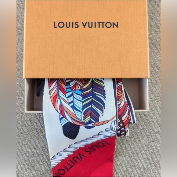 Louis Vuitton Love Birds Bandeau Ecru 💞EUC - Picture 7 of 8